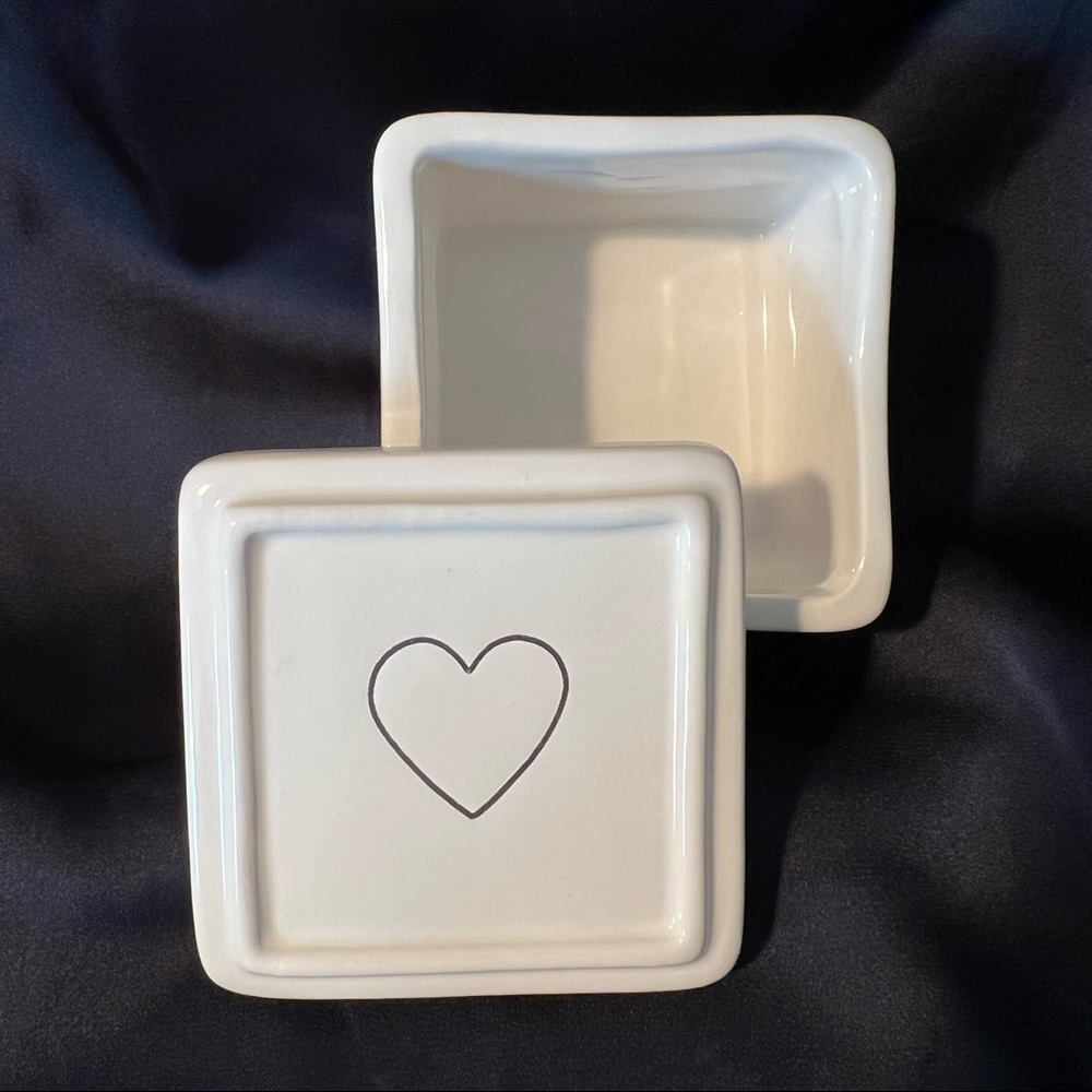 Rae Dunn Heart Artisan Collection Trinket Box